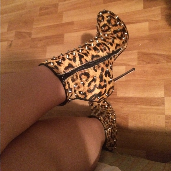 Louboutin 37 - Picture 1 of 4