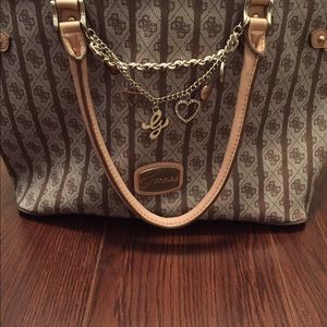 Large GUESS brand purse! In great condition.