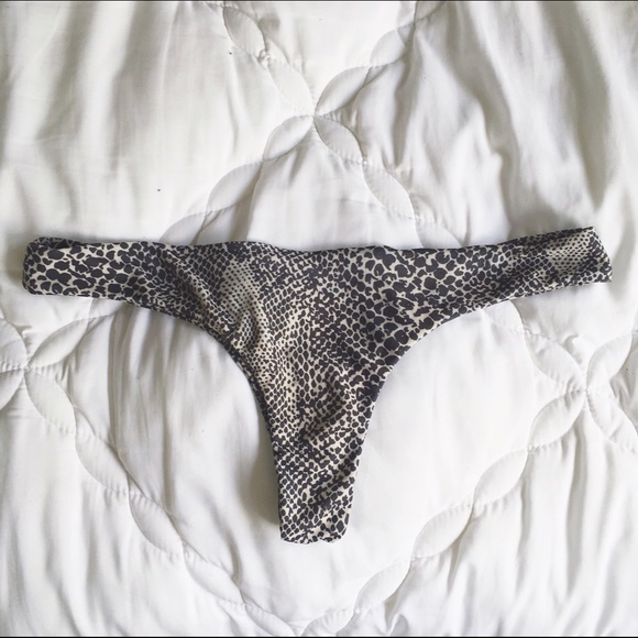 Acacia bottoms