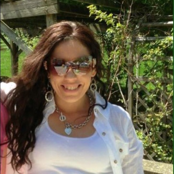 Meet your Posher, Charlene - Picture 1 of 1