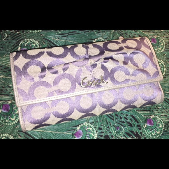 RARE Coach Trifold with Checkbook Wallet - Picture 2 of 8