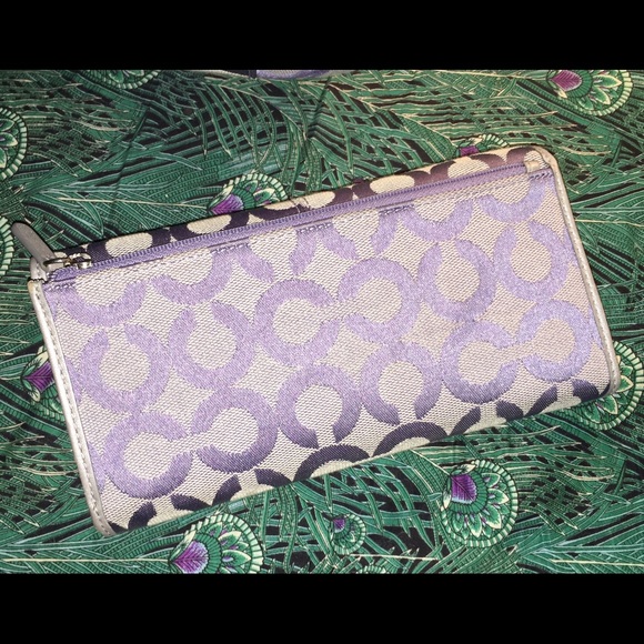 RARE Coach Trifold with Checkbook Wallet - Picture 3 of 8