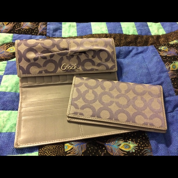 RARE Coach Trifold with Checkbook Wallet - Picture 6 of 8