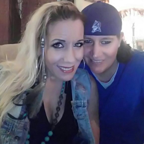 Meet your💥POSH AMBASSADOR💥, Carlee! - Picture 8 of 11