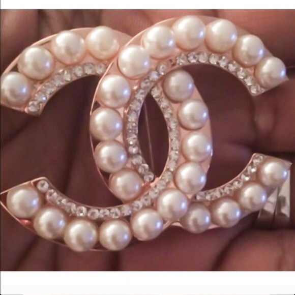 💫🌟Classic Chic Brooch🌟💫