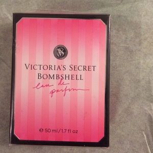 Victoria Secret Bombshell perfume