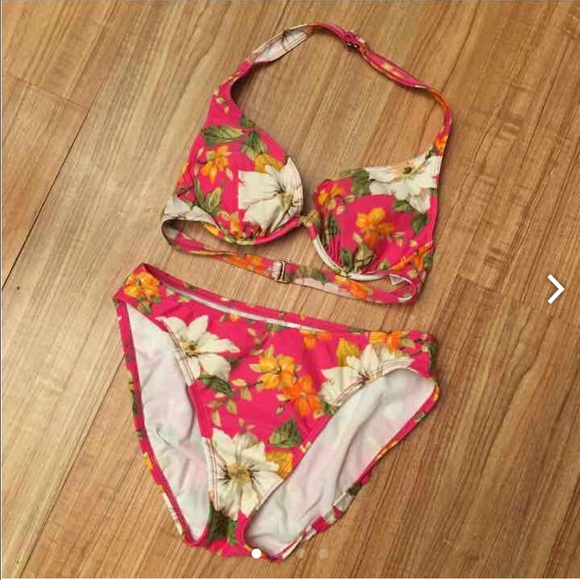 Victoria's Secret Other - VS bikini set top is 34B & bottom is M