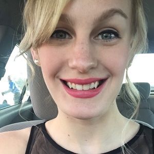 Meet your Posher, Liz