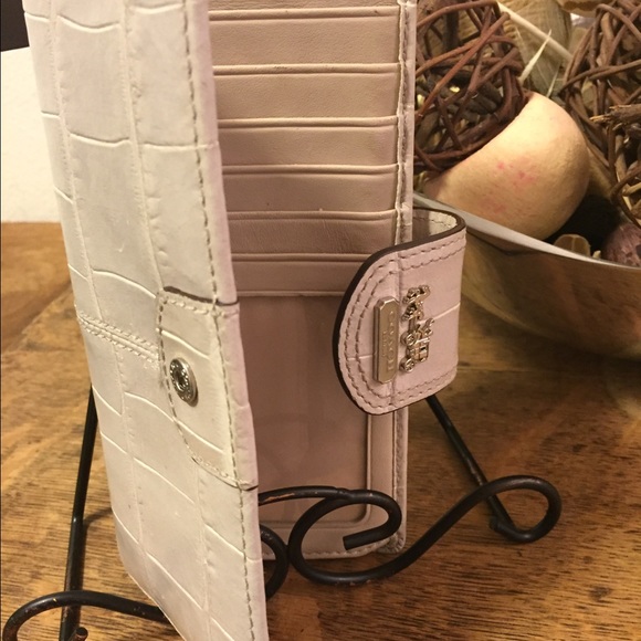 Coach Wallet - Picture 4 of 4