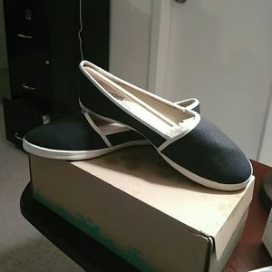 Soludos slip on sneaker