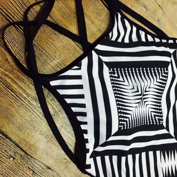 🎉hp pick 👙Halter one piece monokini backless - Picture 2 of 4