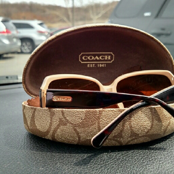 *Hold* Coach sunglasses with case