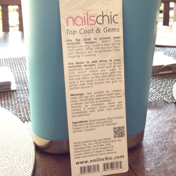 Nailschic: Top Coat & Gems - Picture 2 of 2
