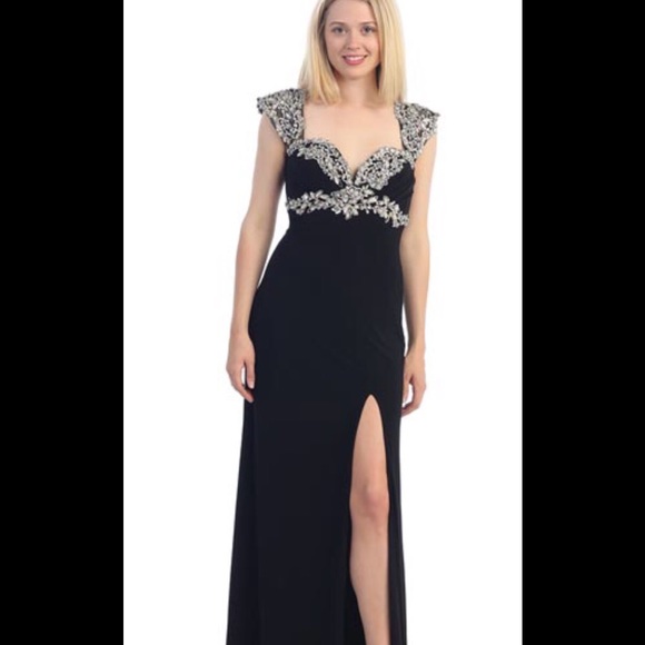 Brand new with tags Prom gown size 18 navy