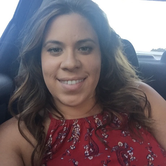 Meet your Posher, Celina - Picture 2 of 2