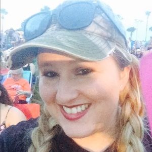 Meet your Posher, Kacie