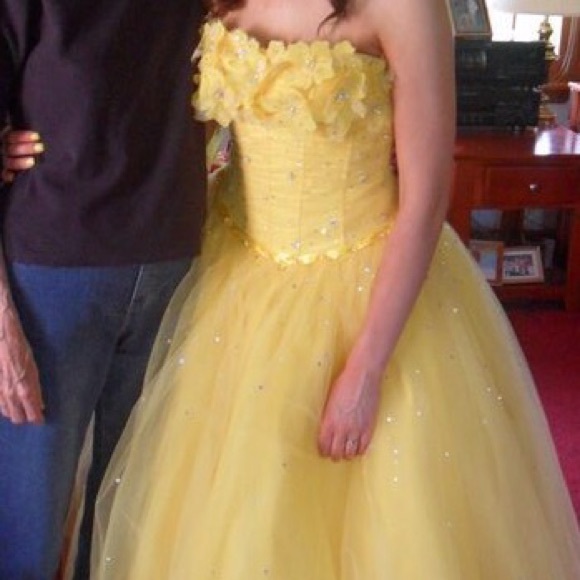 Yellow ball gown princess prom dress - Picture 2 of 2