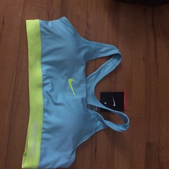 Nike pro sports bra NWT