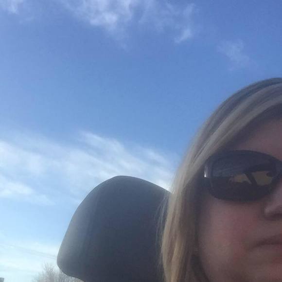 Meet your Posher, Leslie