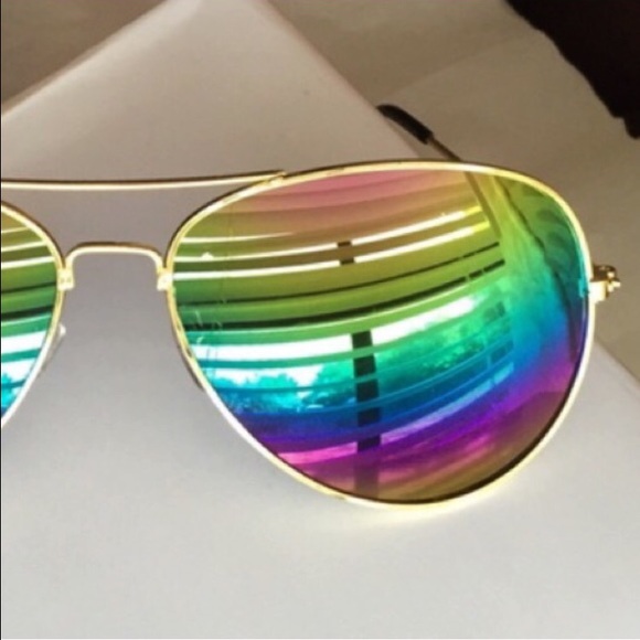 🌈Rainbow 🌈 Mirror Lens Aviators - Picture 3 of 4