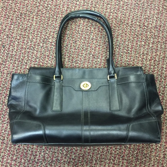 🌻 COACH🌻 black coach shoulder bag!