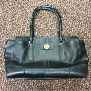 🌻 COACH🌻 black coach shoulder bag!
