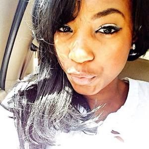 Meet your Posher, Kayla