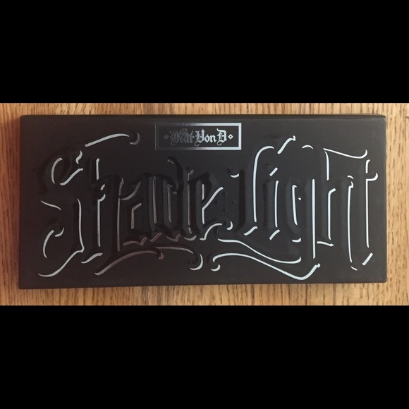 Kat Von D Shade and Light Contour Palette