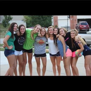 Meet your Posher, Brooke