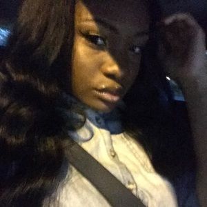 Meet your Posher, E'niya