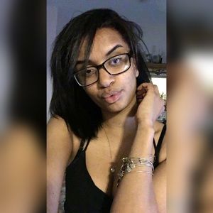 Meet your Posher, Nakia