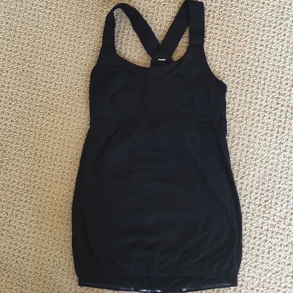 Sz 2 lululemon top