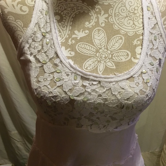 White tank - Picture 2 of 4