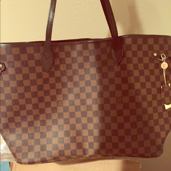 LV fashion never full
