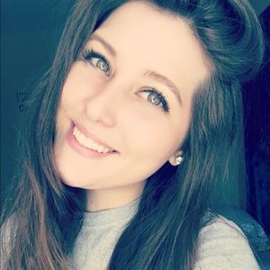 Meet your Posher, Chelsie