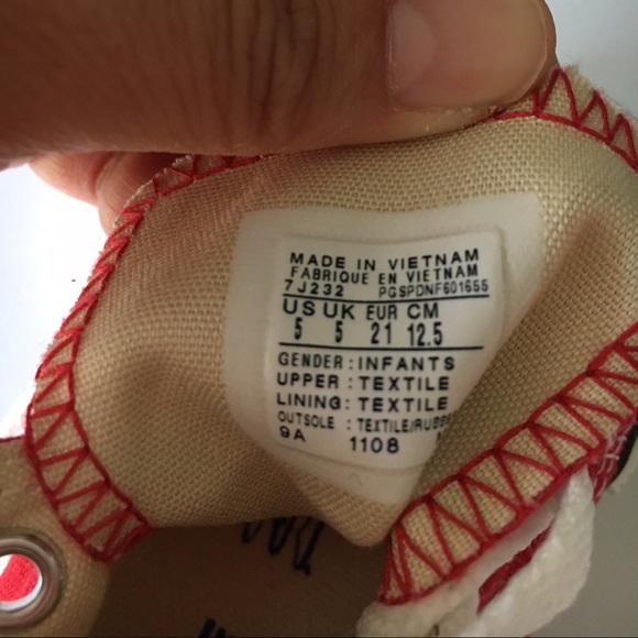 Converse shoe! - Picture 3 of 3