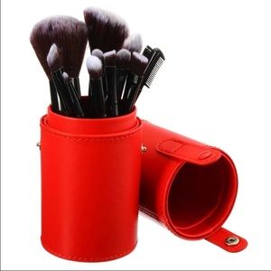 Travel makeup brush holder