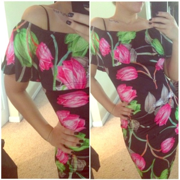 Beautiful off the shoulder flower print dress