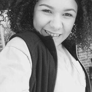 Meet your Posher, Nicole
