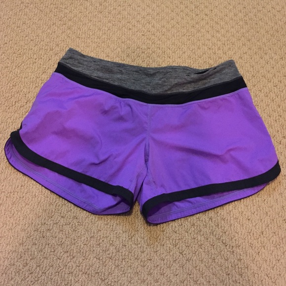 Lululemon Groovy Run shorts