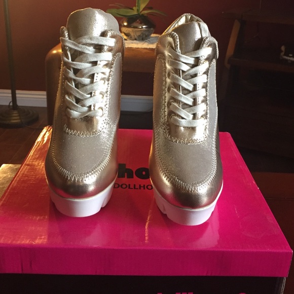 Sneaker wedges