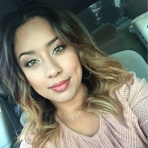 Meet your Posher, Yesenia