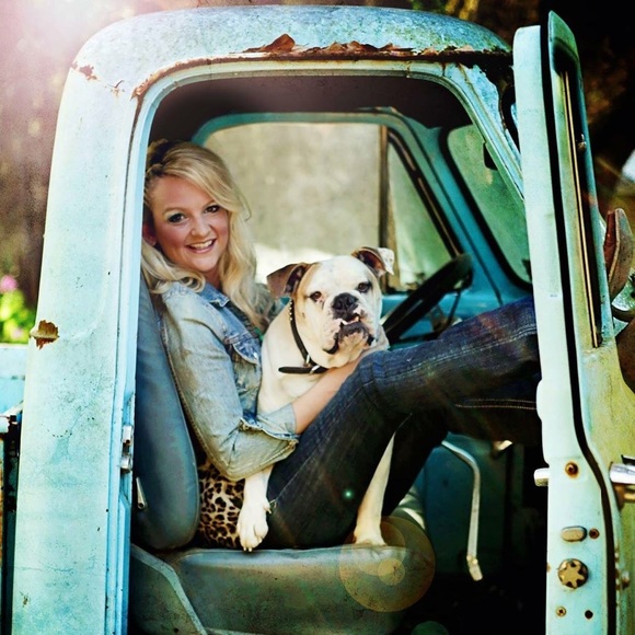 Meet your Posher, Jamie - Picture 2 of 2