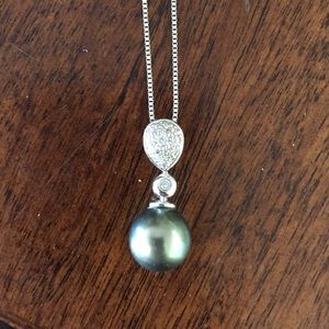 🌴 Black pearl & white gold necklace with diamonds