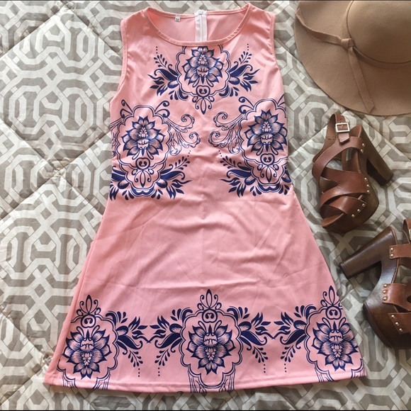 Forever 21 Dresses & Skirts - ⭐️NWOT Pink & Navy Floral Print Sleeveless Dress