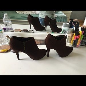 Dark brown boots size 7