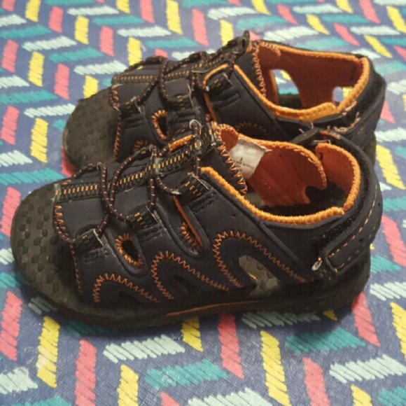 Toddler sandles - Picture 2 of 3
