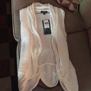 Sweater Vest, BNWT. Size large
