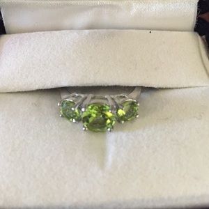 ⚡️Sale⚡️Silver and Peridot Ring