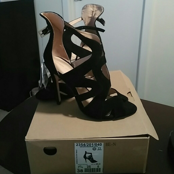Zara black suede pump